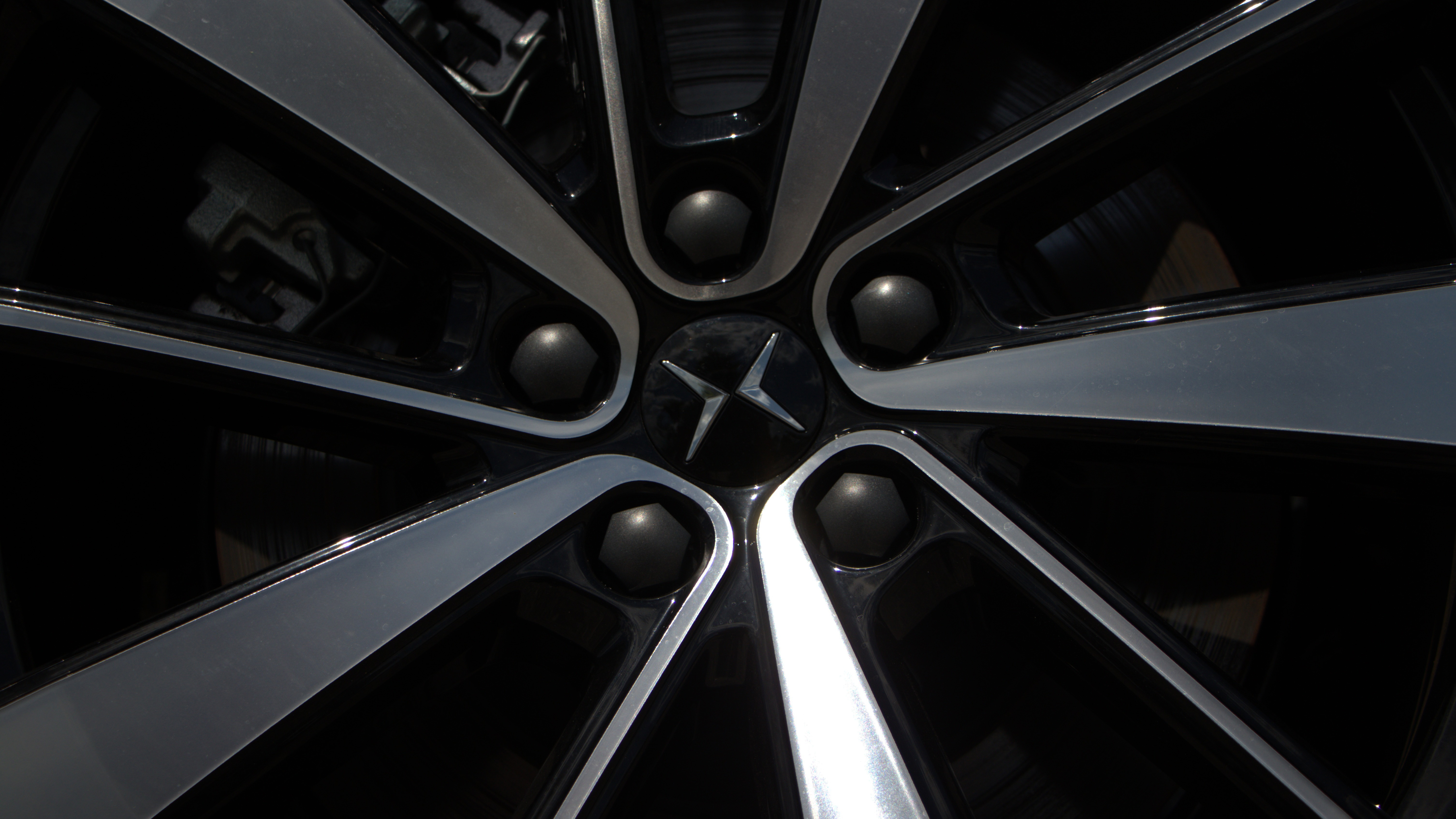 Rent a Polestar 2 | Hertz Electric Vehicles